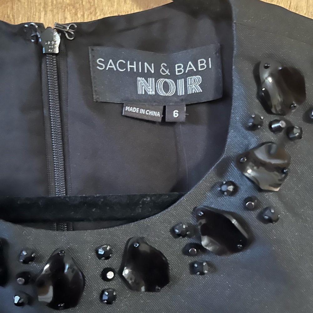 Sachin and Babi Elegant Black Sleeveless Dress - Picture 3 of 8